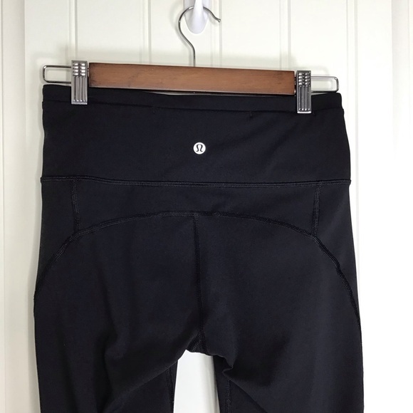 Lululemon Gear Up Crop 17” in Black Size 6. - Picture 6 of 8